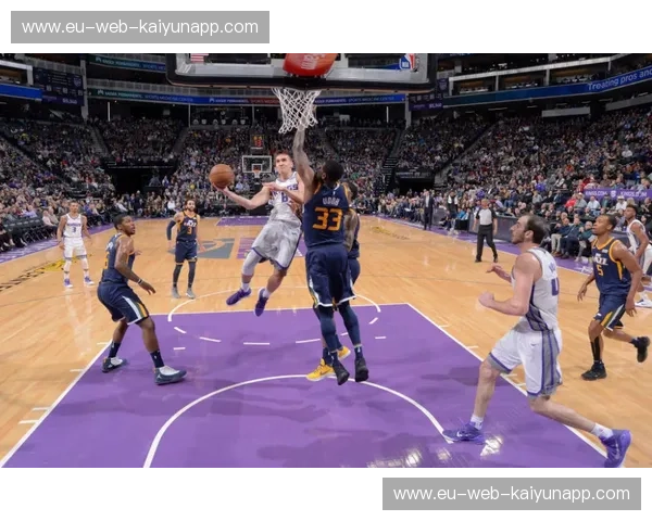 航天城与北大荒的激情碰撞：火箭vs森林狼，这不仅是一场直播，更是青春的嘶吼